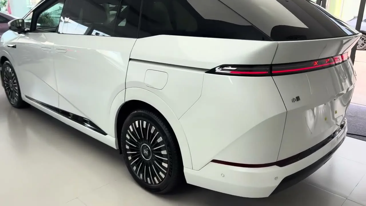 Xpeng X9 Super Range-Extender: A 1,602 km 7-Seat Luxury MPV From ~$43,400