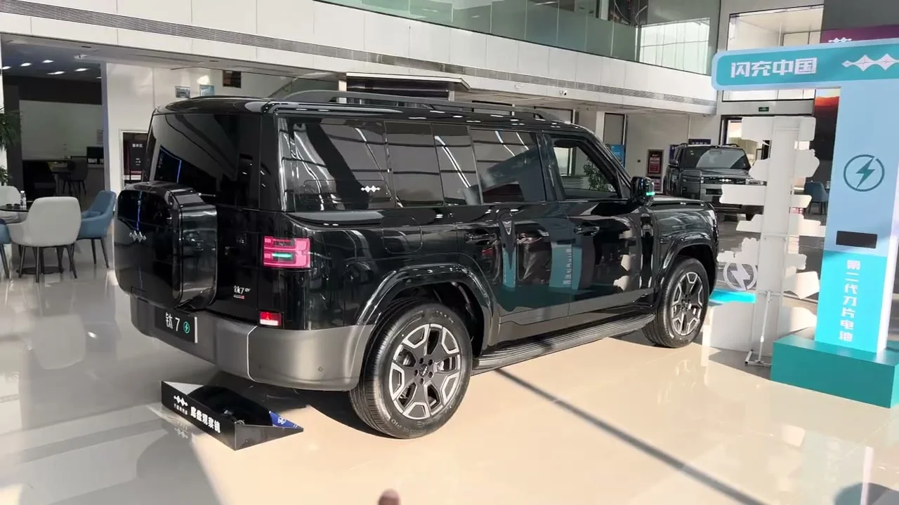 2026 BYD Leopard 7 EV: 755 km Range Defender-Style BEV With 1,500 kW Megawatt Charging From $27,800