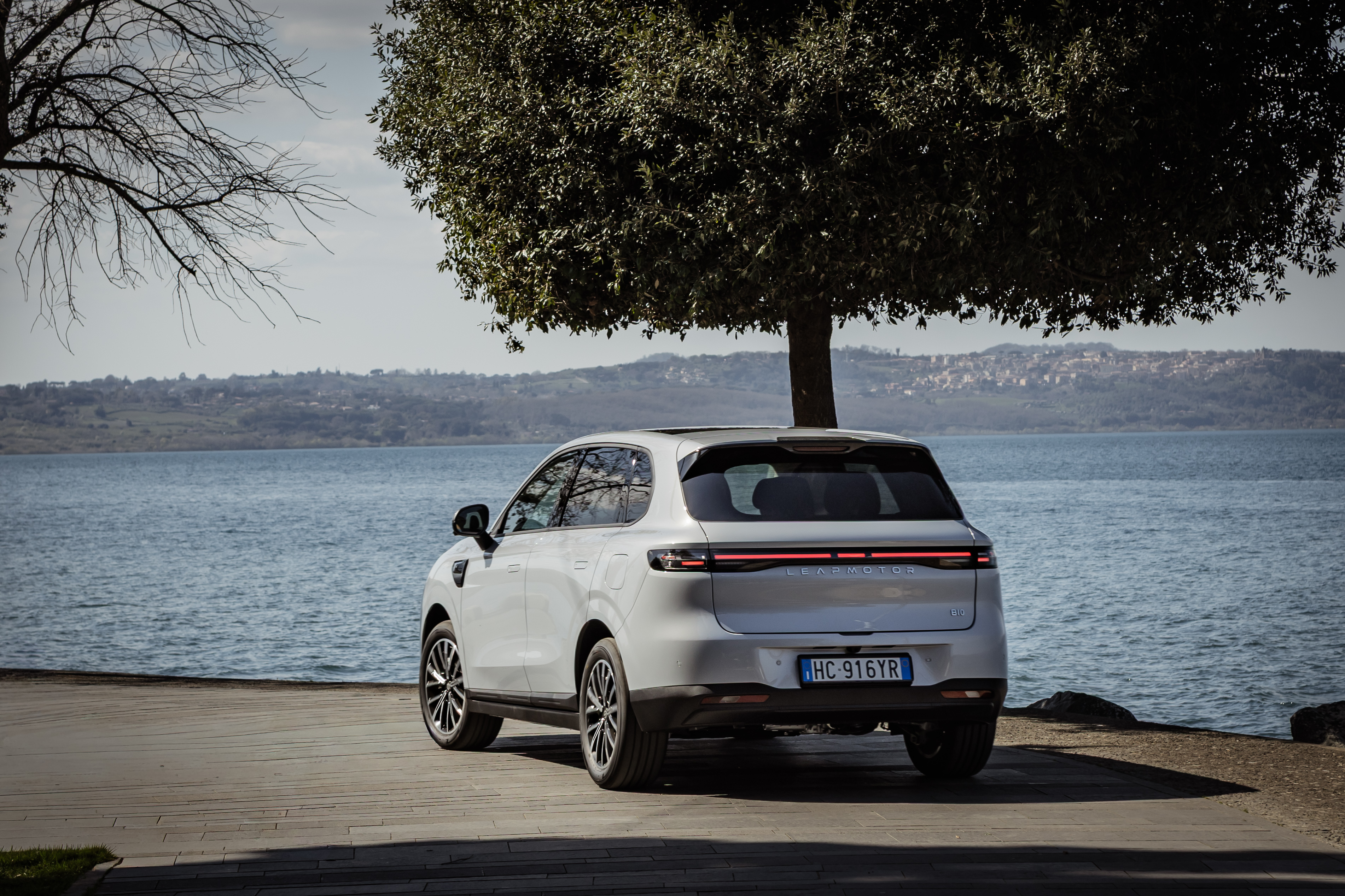 2026 Leapmotor B10 Hybrid EV: 86 km EV, 900 km Total Range, From EUR 32,400
