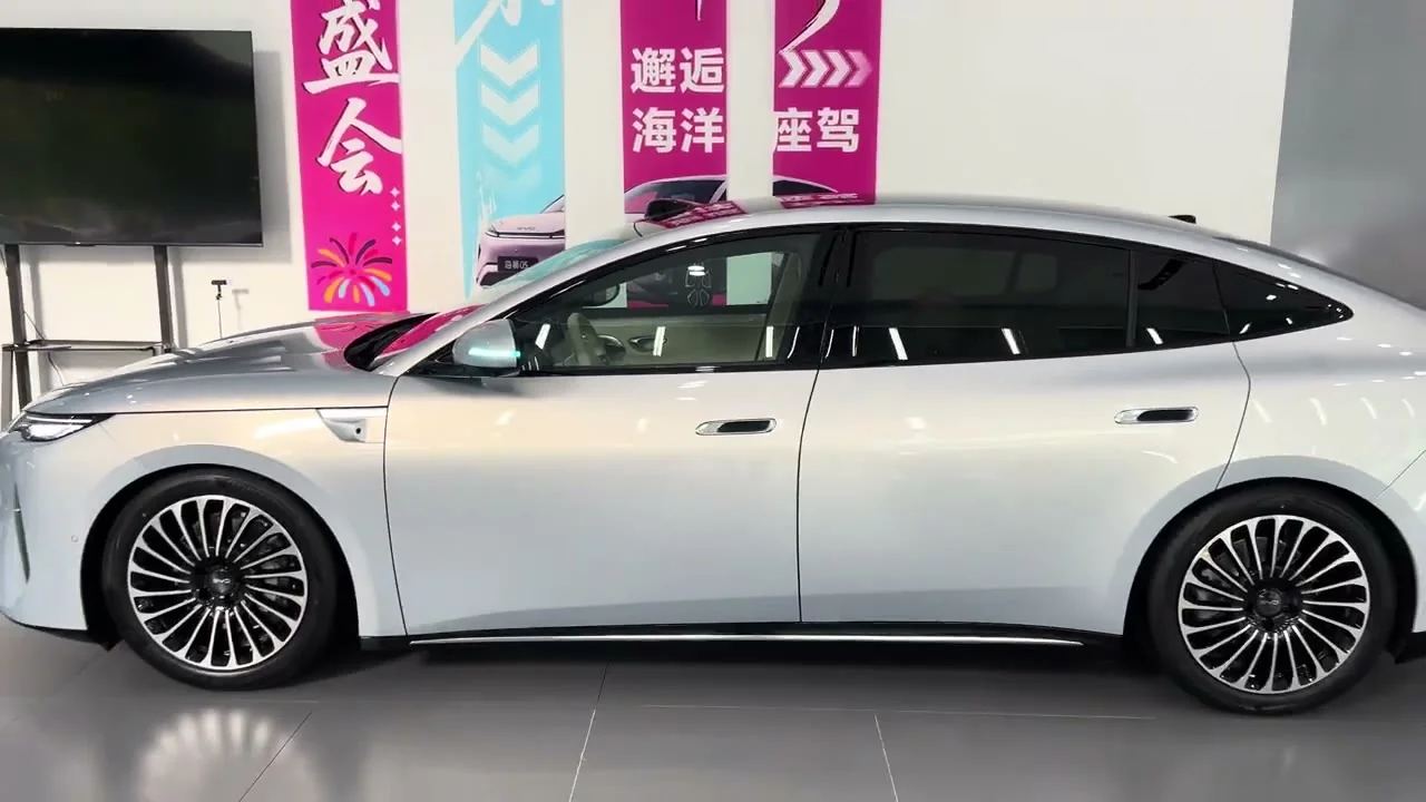2026 BYD Seal 08 EV: Flagship Electric Sedan With Up To 905 km Range And 5-Minute Charging