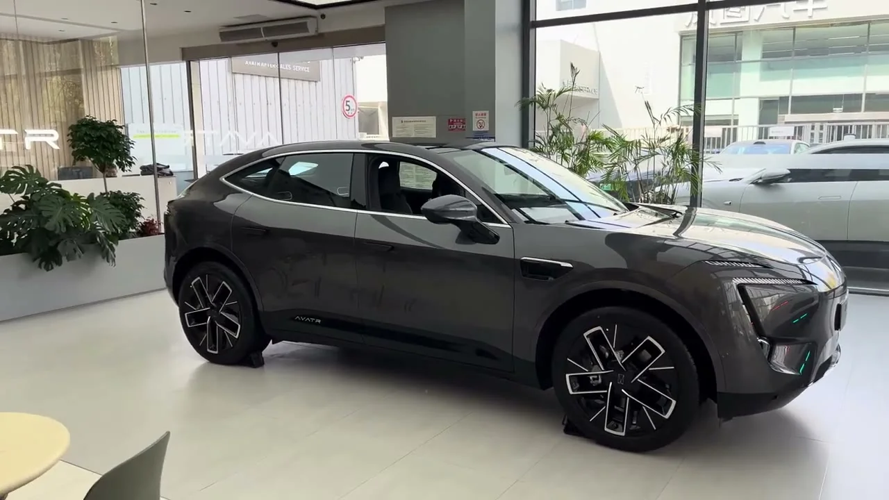 2026 Avatr 11 REV Refresh: 1,065 km Combined Range Coupe-SUV With Huawei ADS 3.0 From $36,800