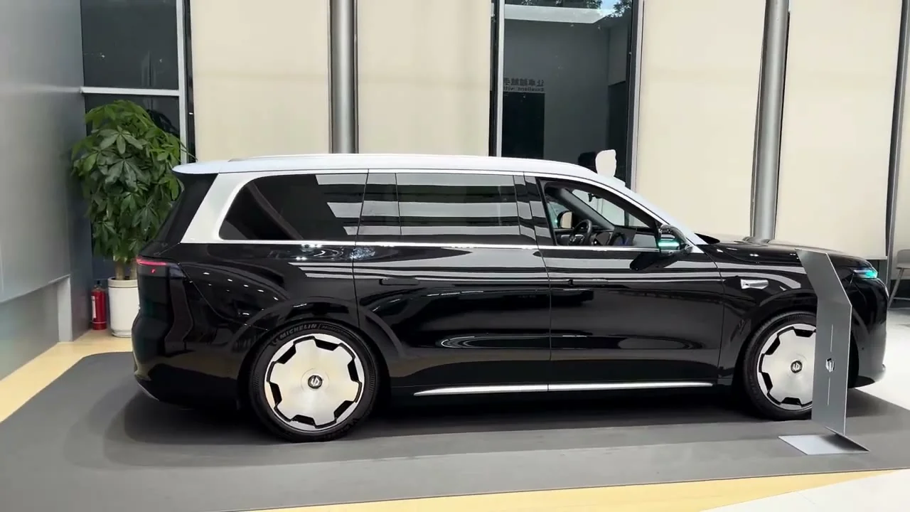 Leapmotor D19: A Full-Size 6-Seat Luxury SUV With 1,300 km Range From ~$32,200