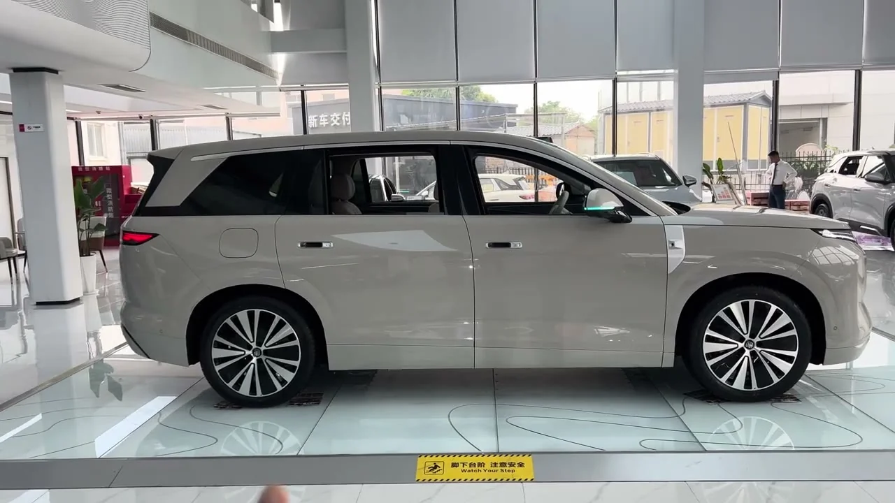 BYD Great Tang: A 950 km, 7-Seat Electric Flagship With 9-Minute Charging From ~$35,500
