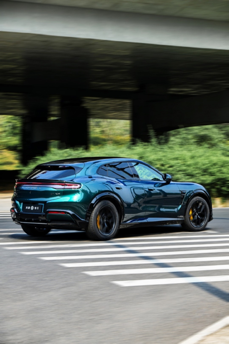 2026 Luxeed RX: Ferrari-Designed Coupe-SUV Packs 586 HP and 4 LiDARs