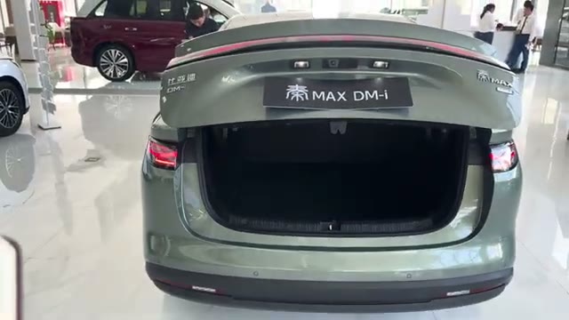 2026 BYD Qin Max DM-i: Up to 2,370 km Range Plug-In Sedan From $14,700