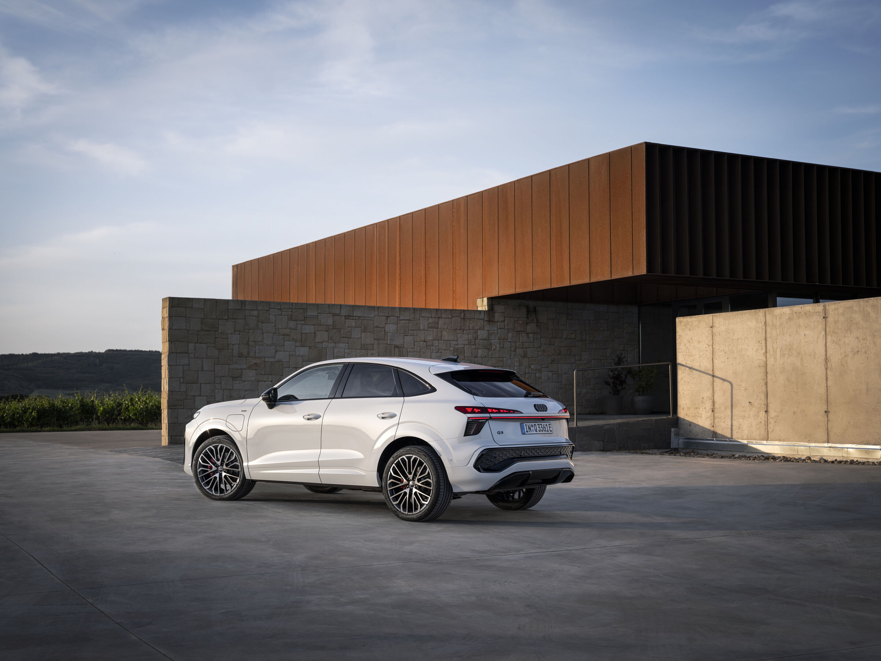 2027 Audi Q3 e-hybrid: MY27 Refresh Adds New Passenger Display, More Standard Tech