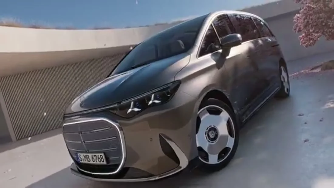 Mercedes-Benz VLE: An Electric Luxury Van With Up To 700 km Range, 800V Charging And A 31-Inch 8K Rear Screen