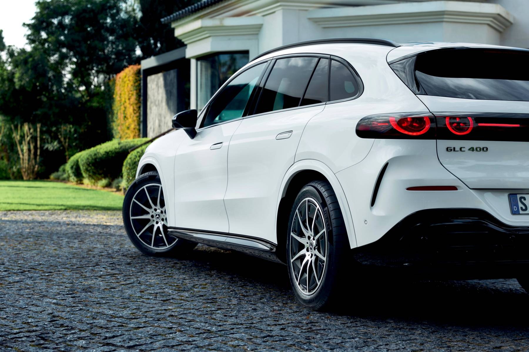 2026 Mercedes-Benz Electric GLC: Up to 715 km and 483 hp, From €64,736