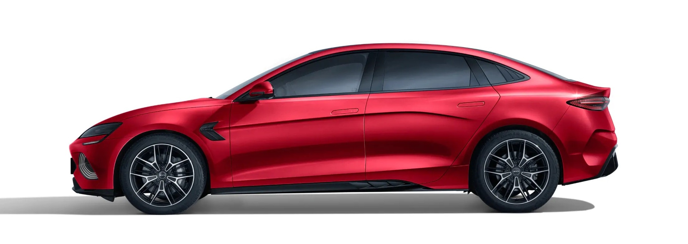 2026 BYD Seal Sedan: Up to 570 km WLTP, 485 L Boot, From EUR 47,990