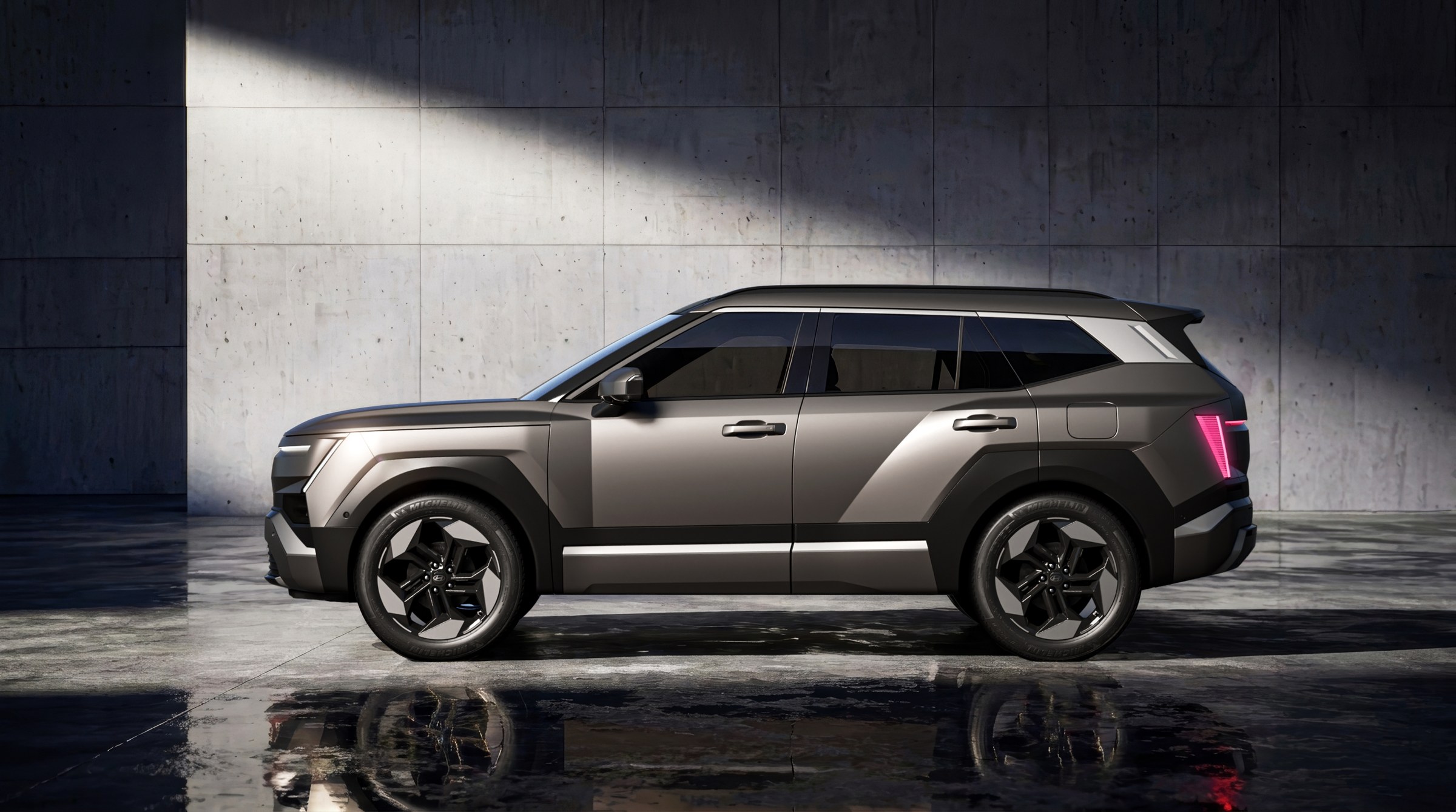 2027 Hyundai Tucson PHEV: 288 hp, 17.1 kWh, 50-Mile EV Range, No US Version