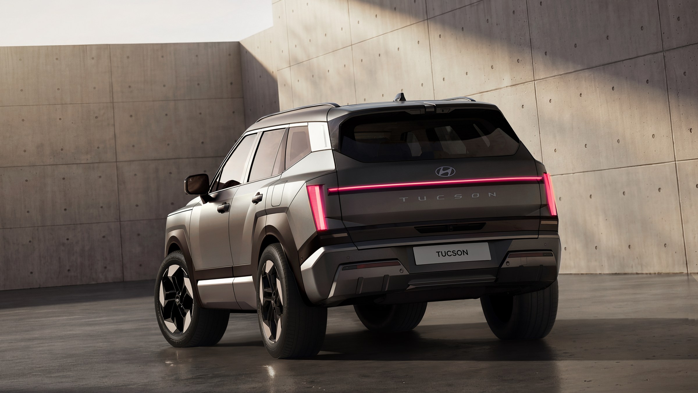 2027 Hyundai Tucson PHEV: 288 hp, 17.1 kWh, 50-Mile EV Range, No US Version