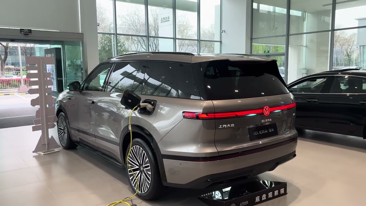 ERA 9X REV: 1,600 km Range, $47,900