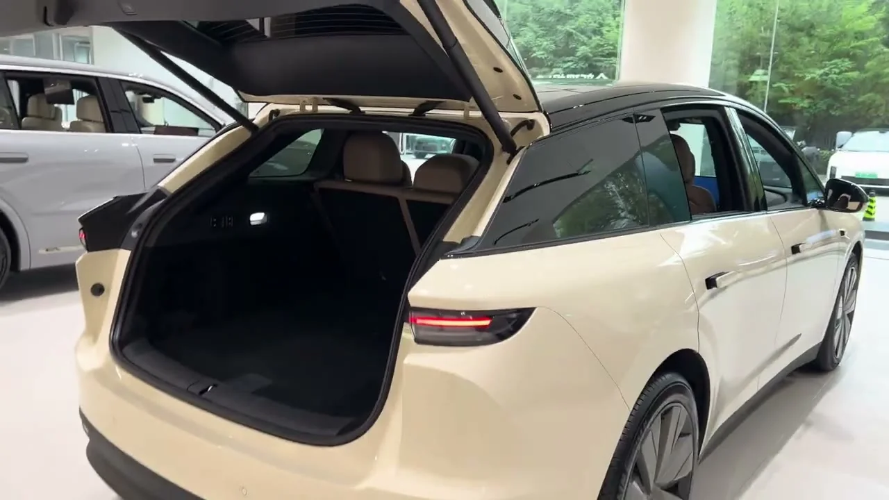 2026 Li Auto i6: 5-Seat Electric SUV With 720 km Range And 5C Charging, From $35,010