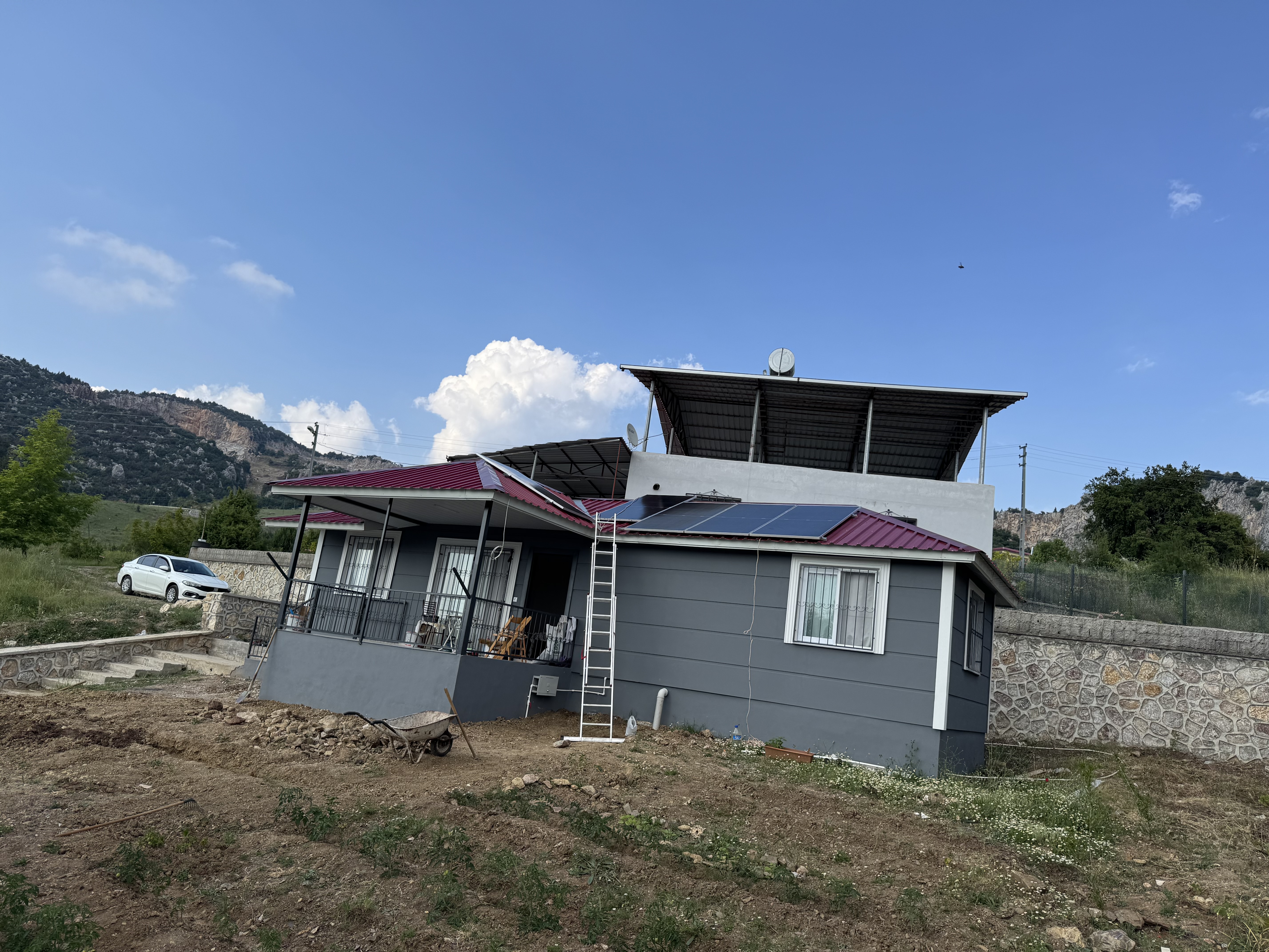 Arslanköy Mersin — Yayla Evi Off-Grid GES
