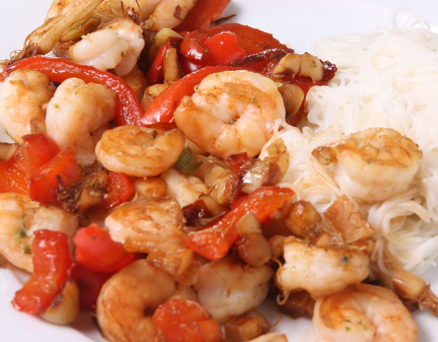 Rezept: Gebratene Garnelen mit Tofu oder Glasnudeln | HausMed Rezept: Gebratene Garnelen mit Tofu oder Glasnudeln | HausMed