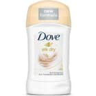 Antyperspirant w sztyfcie – Dove z dodatkiem jedwabiu delikatnie odświeża i pachnie.