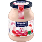 Jogurt malinowy BIO 500 g, 7,5% tłuszczu – Sobbeke. Ma łagodny, naturalny smak.