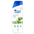 Szampon Sensitive Head&Shoulders pielęgnuje skórę głowy i dba o włosy.