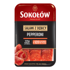 Salami pepperoni w plastrach – Sokołów to charakterystyczna wędlina z dodatkiem przypraw.