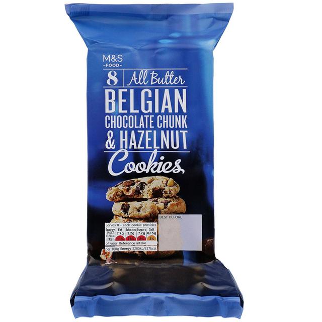 MARKS & SPENCER Ciastka maślane z kawałkami belgijskiej czekolady i orzechami laskowymi