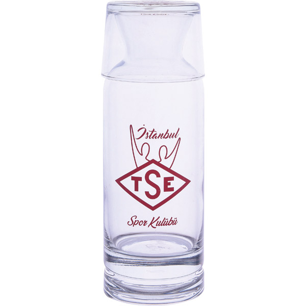 Glazen waterfles met beker