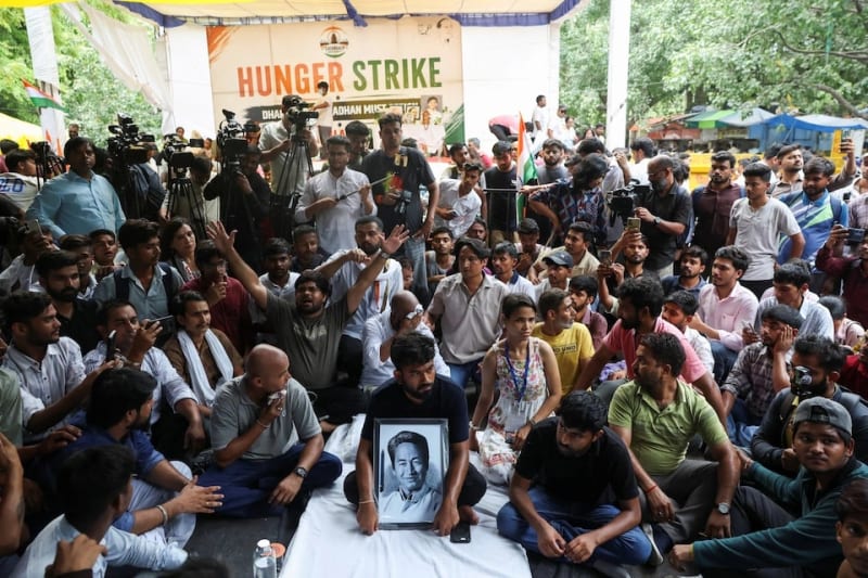 Sonam Wangchuk Hunger Strike: अनशन के 21वें दिन अस्पताल ले जाए गए, इलाज लेने से किया इनकार