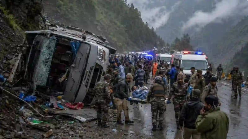 गांदरबल में अमरनाथ यात्रियों की बस दुर्घटनाग्रस्त, 39 श्रद्धालु घायल