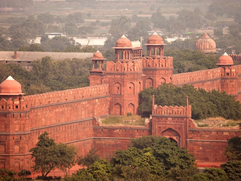 लाल किले का इतिहास: शाहजहाँ के सपनों के महल से लेकर तिरंगे की शान तक, जानें पूरा ऐतिहासिक सफर