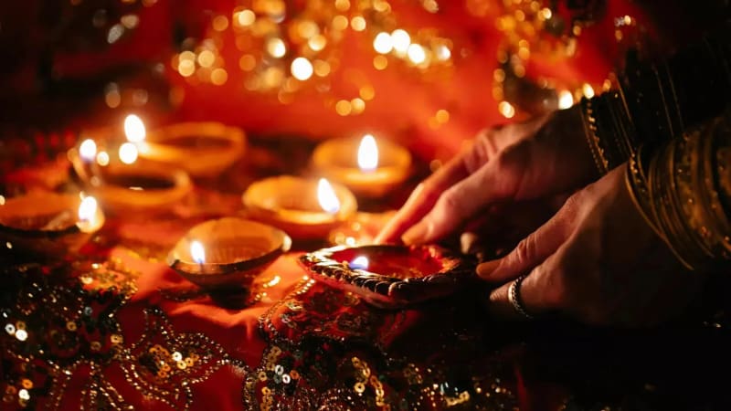 Diwali 2026: दिवाली से पहले महंगी हुई चीनी और प्याज, 4 महीने में कीमतों में भारी उछाल