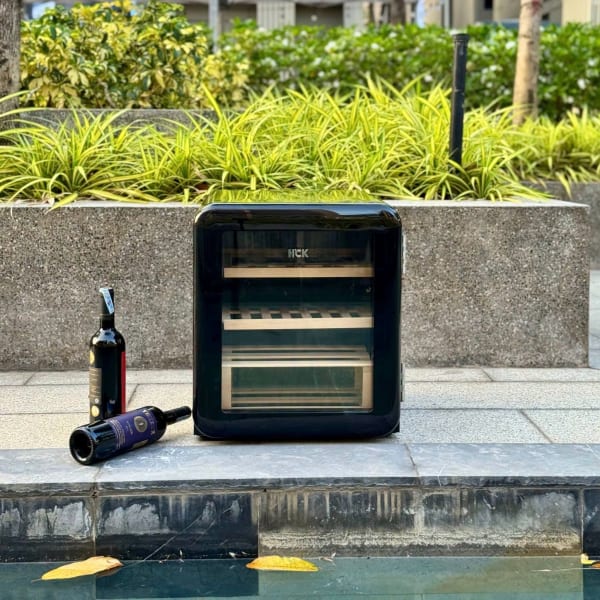 Tủ rượu mini HCK dung tích 48 lit từ 7-12 chai rươu