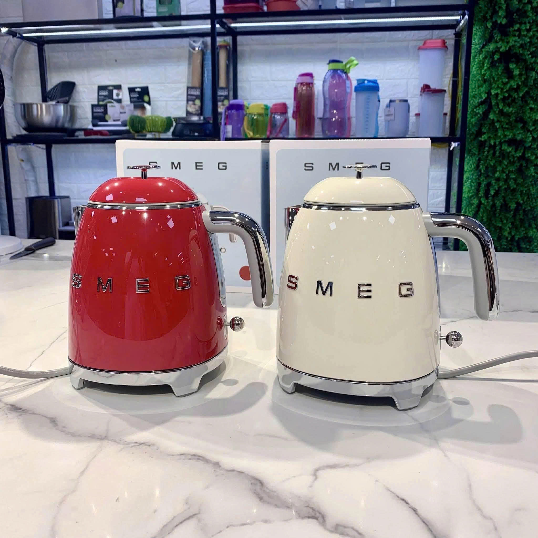 SIÊU TỐC MINI SMEG KLF05 – ĐỎ ❤️ & KEM