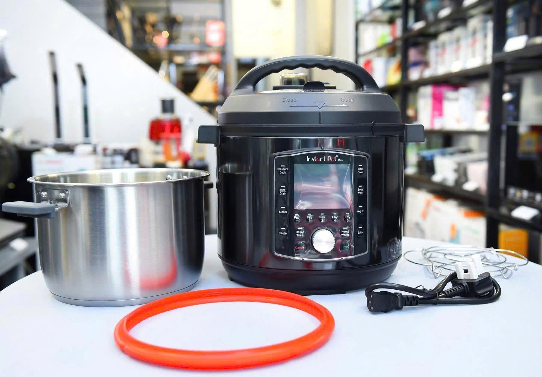 Nồi áp suất Instant Pot Pro 10-in-1