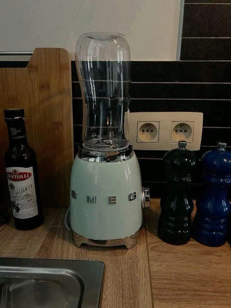 Máy xay sinh tố mini Smeg PBF01