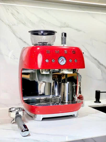 Máy pha cà phê Smeg EGF03RDEU màu đỏ