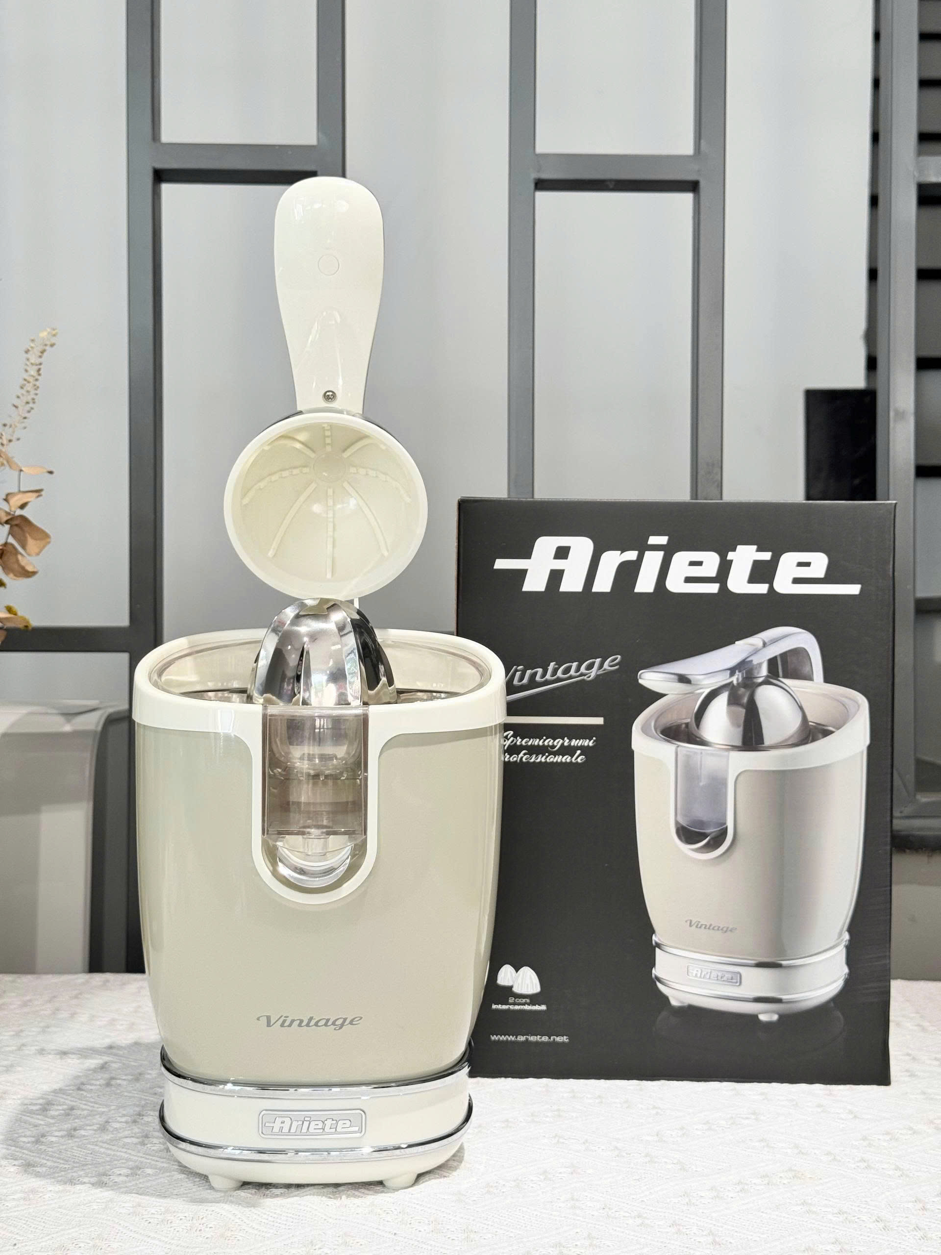 Máy vắt cam Ariete Vintage 00C041303AR0 - góc nhìn 2