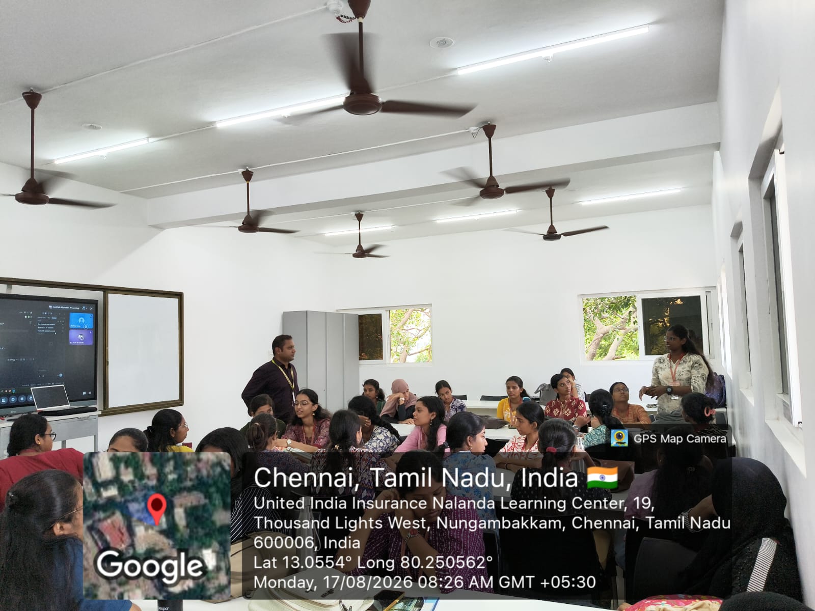 Interactive discussion with students during the Generative AI session