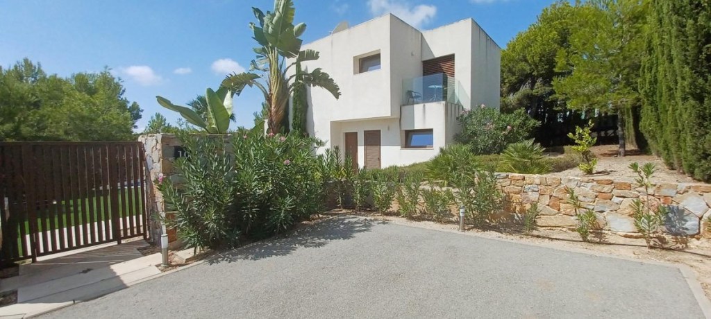 3 Bedrooms Property in 3 bedroom House in Las Colinas Golf