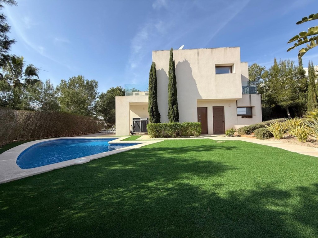 3 Bedrooms Property in 3 bedroom House in Las Colinas Golf