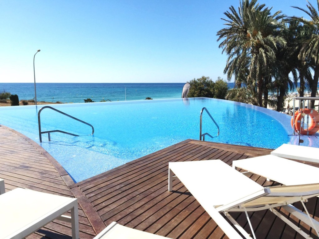 3 Bedrooms Property in 3 bedroom House in Las Colinas Golf