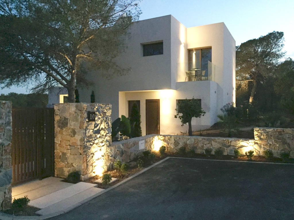 3 Bedrooms Property in 3 bedroom House in Las Colinas Golf