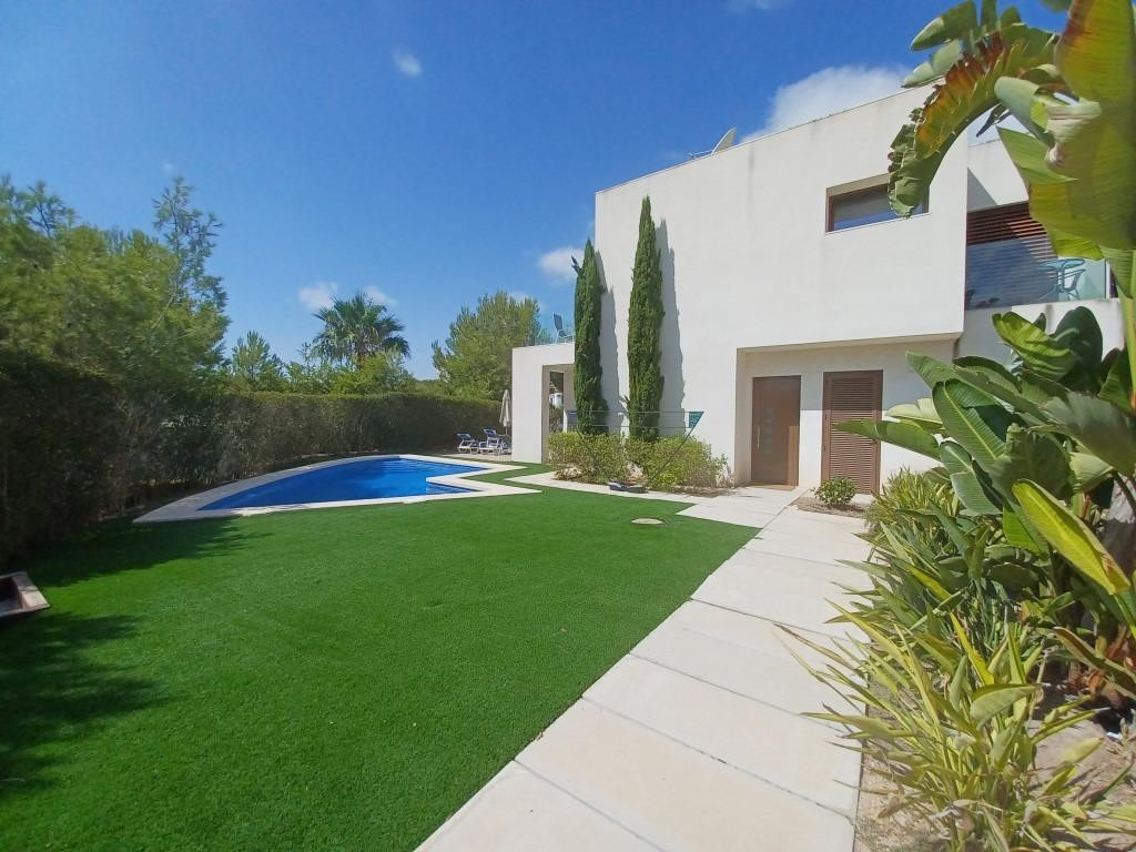 3 Bedrooms Property in 3 bedroom House in Las Colinas Golf