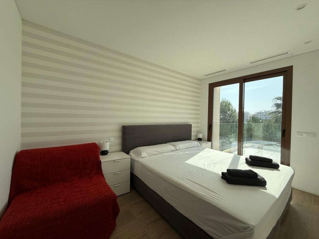 3 Bedrooms Property in 3 bedroom House in Las Colinas Golf
