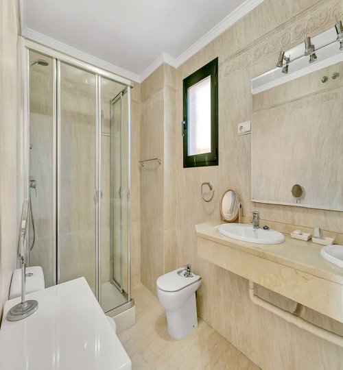 3 bedroom Apartment in Elviria