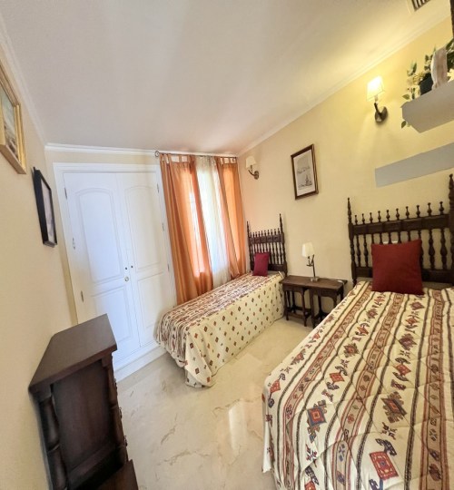 2 bedroom Apartment in Elviria