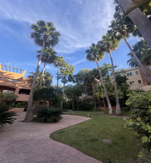 2 bedroom Apartment in Benahavís