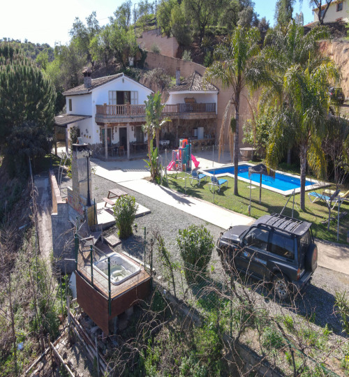 4 bedroom House in Guaro