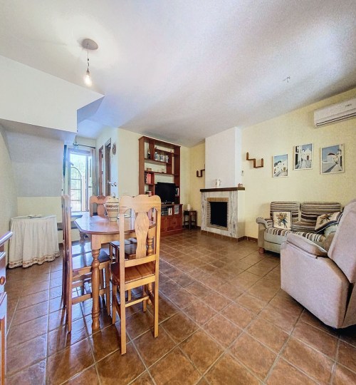 4 bedroom House in Casares Playa