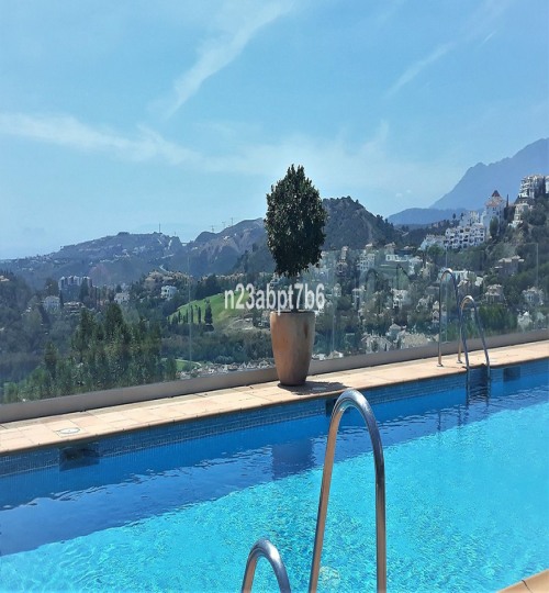 2 bedroom Apartment in Benahavís