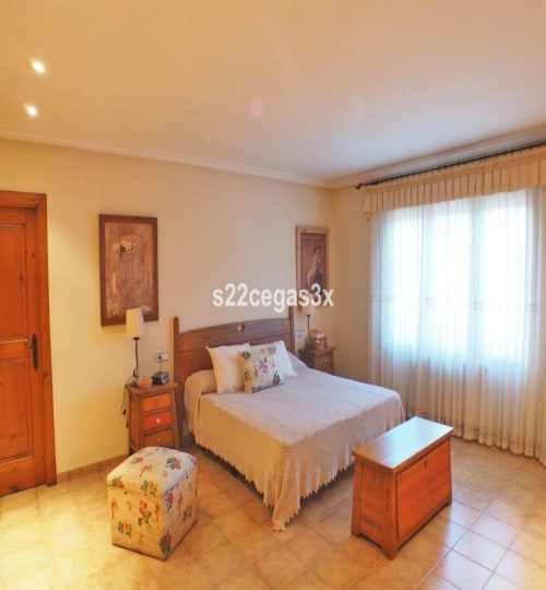 4 bedroom House in Petrer