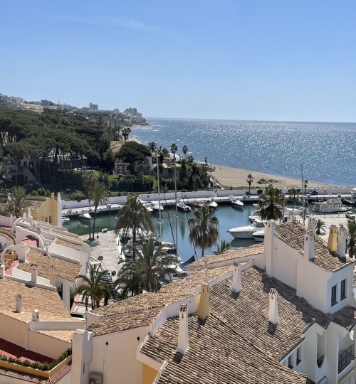 2 bedroom Apartment in Puerto De Cabopino